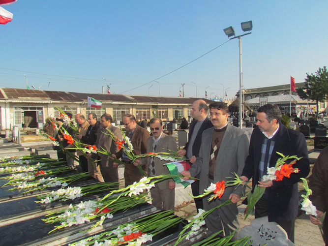 مراسم غبار روبی گلزار شهداء به مناسبت 12 بهمن