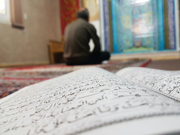 برگزاری مراسم دعای زیارت عاشورا در دانشگاه جامع علمی کاربردی استان گیلان