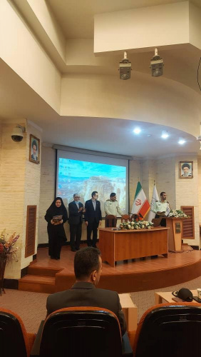 تقدیر از کارشناس مسئول خدمات آموزشی واحد استانی و کارشناس مرکز آموزش علمی کاربردی آستارا در کارگاه استانی نظام وظیفه