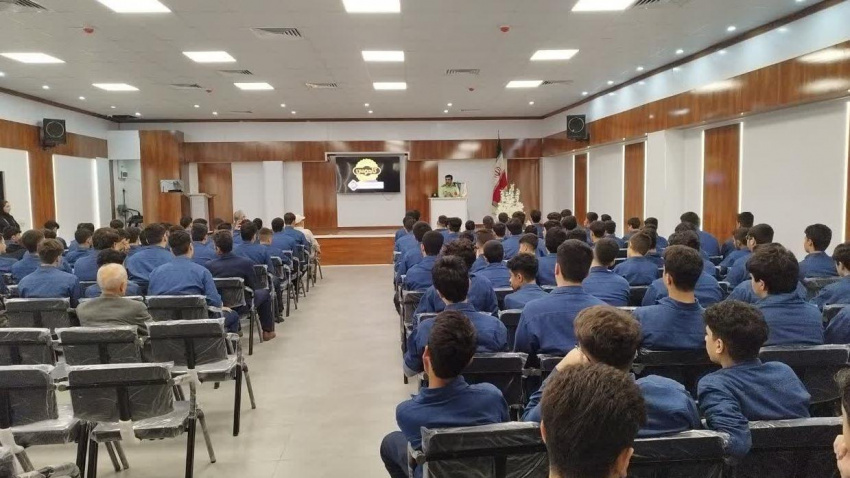 حضور رئیس مرکز آموزش علمی کاربردی فرماندهی انتظامی استان گیلان در هنرستان غیردولتی پسرانه فن و اندیشه کادوس رشت